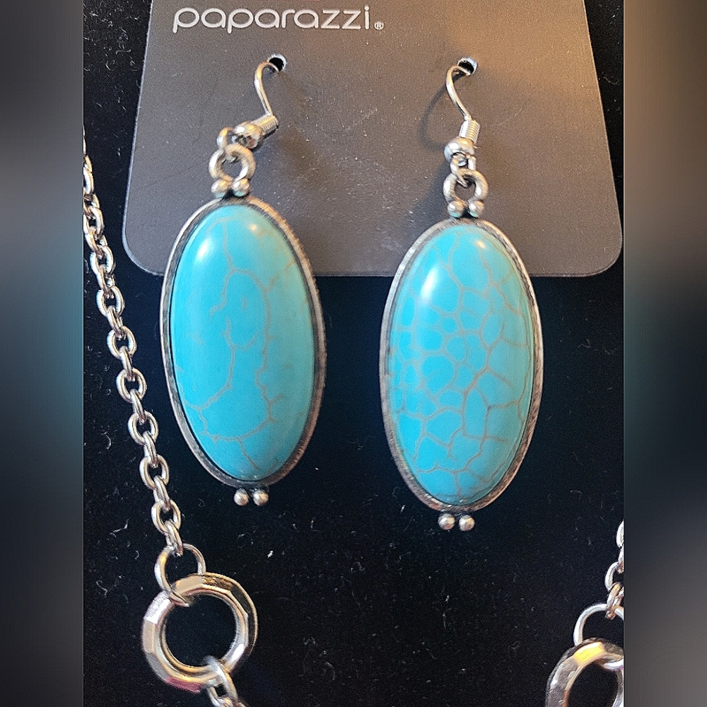 Necklace and earing set- turqoise color